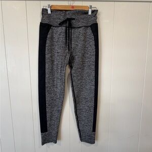 PINK Victoria's Secret Gray and Black Leggings
